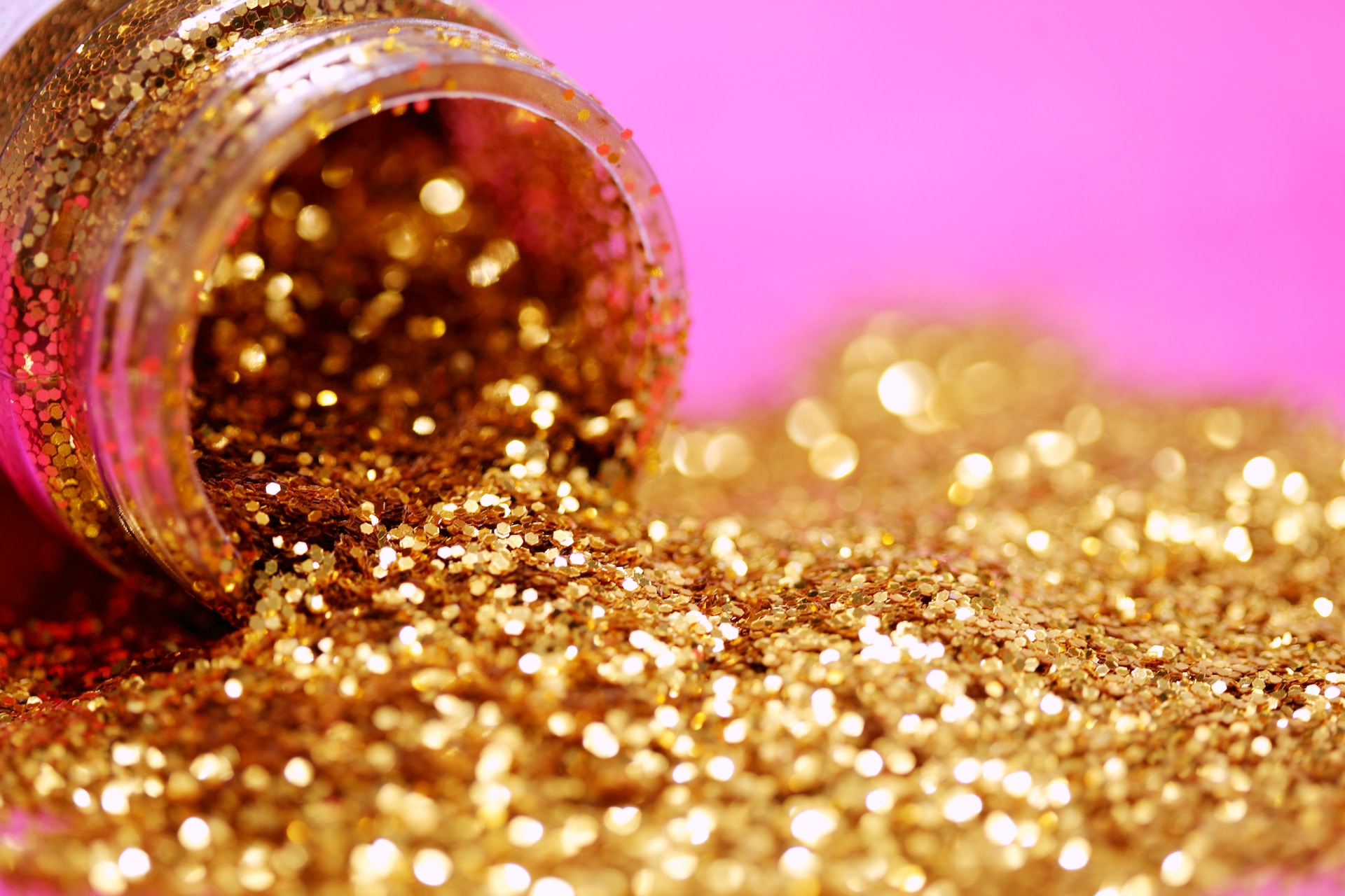 Colore oro significato - questo colore rappresenta la ricchezza per eccellenza